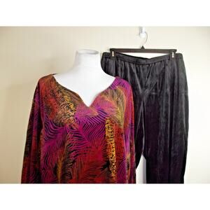 Versailles Womens 2-Piece VELOUR LOUNGE SET - 4X Tall - Black Feather Print